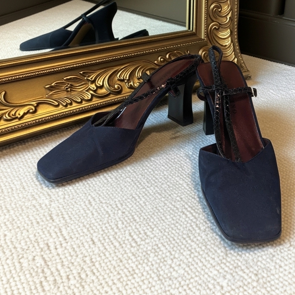 Bandolino Navy Blue Satin Women's Heels Size 8.5